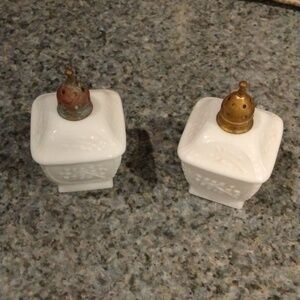 Napco collection salt and pepper shaker